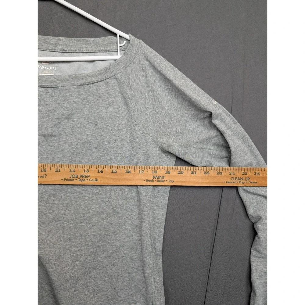 Nike Dri Fit Womens Gray Long Sleeve Top Small‎